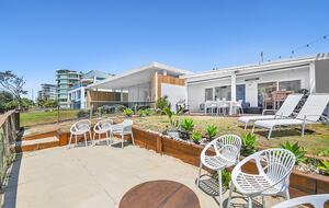 Absolute Beachfront Living with Forever Ocean Views & Sands at your Doorstep! - Palm Beach, Australia