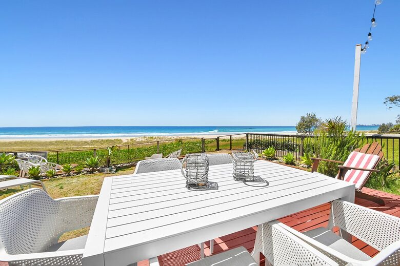 Absolute Beachfront Living with Forever Ocean Views & Sands at your Doorstep! - Palm Beach, Australia