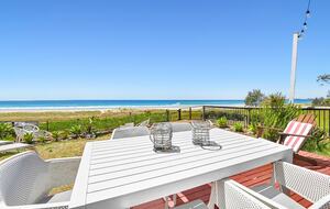 Absolute Beachfront Living with Forever Ocean Views & Sands at your Doorstep! - Palm Beach, Australia