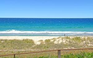 Absolute Beachfront Living with Forever Ocean Views & Sands at your Doorstep! - Palm Beach, Australia