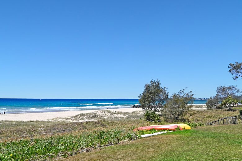 Absolute Beachfront Living with Forever Ocean Views & Sands at your Doorstep! - Palm Beach, Australia