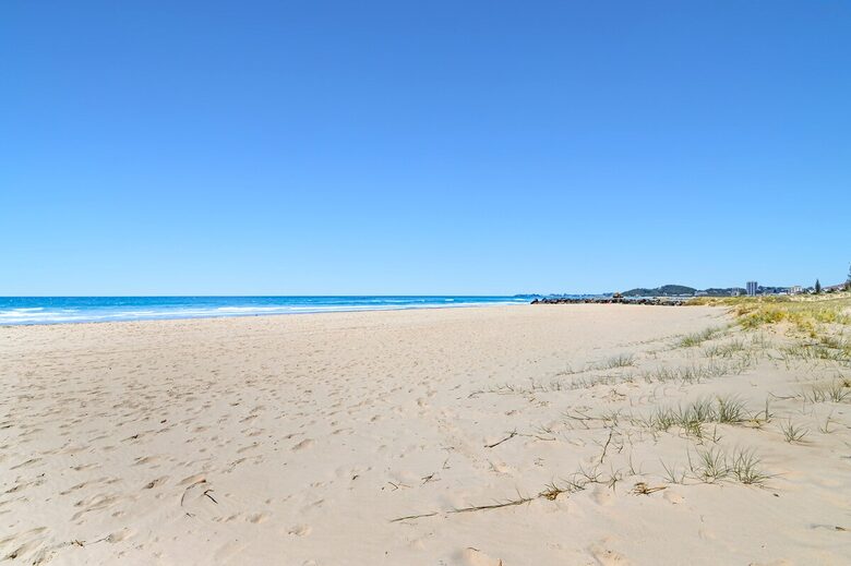 Absolute Beachfront Living with Forever Ocean Views & Sands at your Doorstep! - Palm Beach, Australia