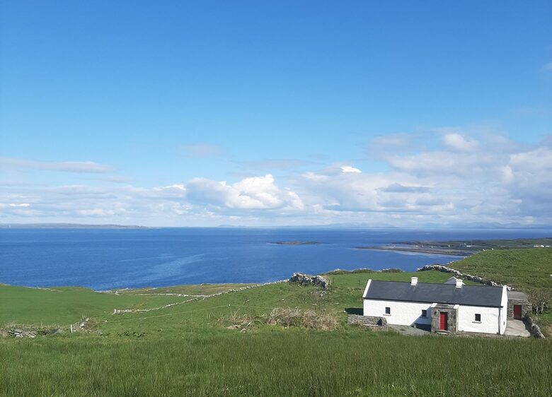 Russells Cottage Doolin - Doonnagore, Ireland