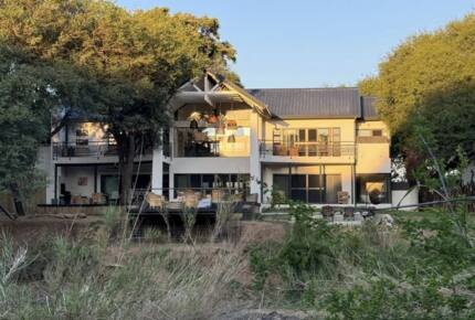 Tapologo River Lodge - Tsetsebjwe, Botswana