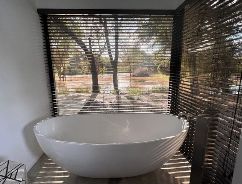 Tapologo River Lodge - Tsetsebjwe, Botswana