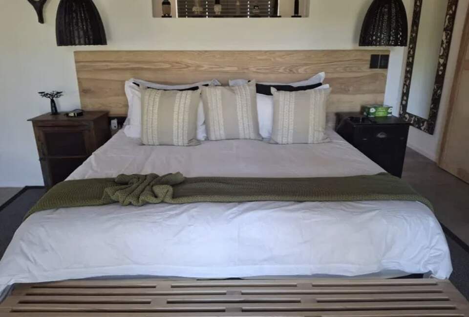 Tapologo River Lodge - Tsetsebjwe, Botswana