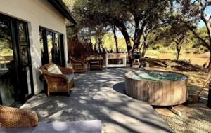 Tapologo River Lodge - Tsetsebjwe, Botswana