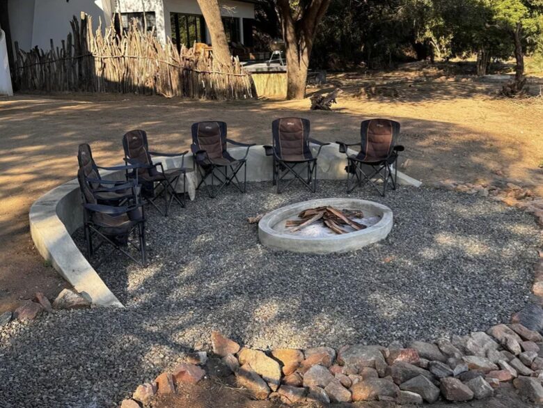 Tapologo River Lodge - Tsetsebjwe, Botswana
