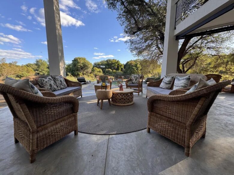 Tapologo River Lodge - Tsetsebjwe, Botswana