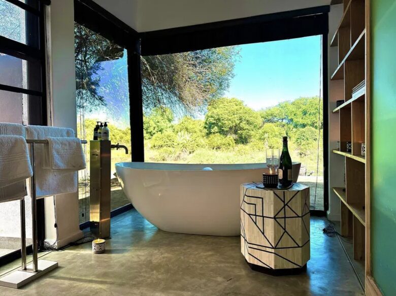 Tapologo River Lodge - Tsetsebjwe, Botswana