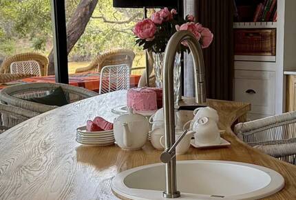 Tapologo River Lodge - Tsetsebjwe, Botswana