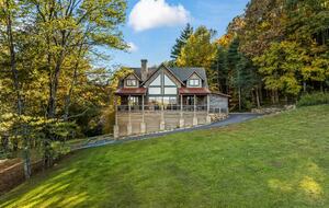 Rustic-Modern Mountain Haven near Waterfalls, Trails & Lake Glenville - Welcome to Fox and Fern Lodge - Glenville, North Carolina