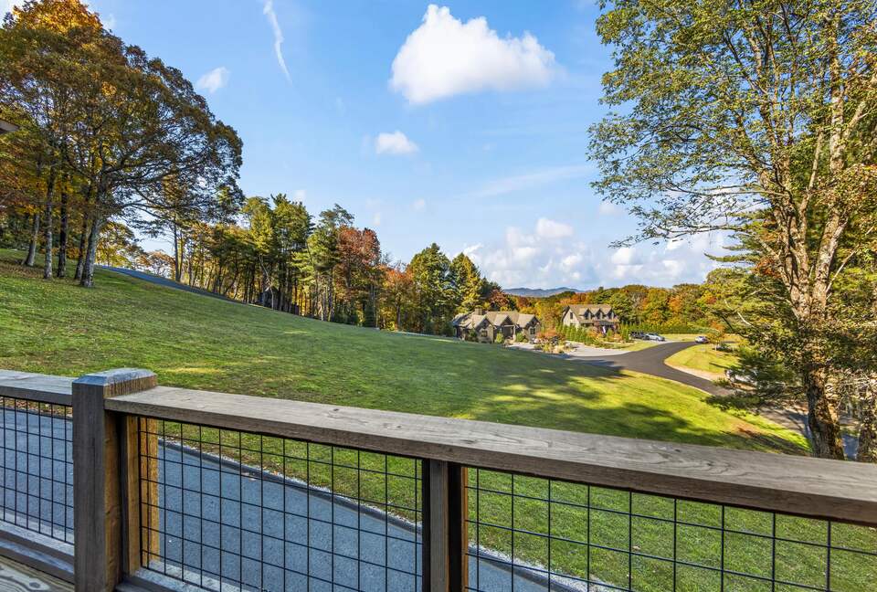 Rustic-Modern Mountain Haven near Waterfalls, Trails & Lake Glenville - Welcome to Fox and Fern Lodge - Glenville, North Carolina