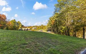 Rustic-Modern Mountain Haven near Waterfalls, Trails & Lake Glenville - Welcome to Fox and Fern Lodge - Glenville, North Carolina