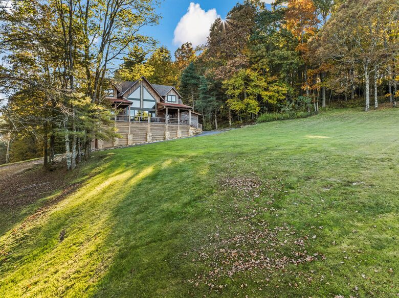 Rustic-Modern Mountain Haven near Waterfalls, Trails & Lake Glenville - Welcome to Fox and Fern Lodge - Glenville, North Carolina