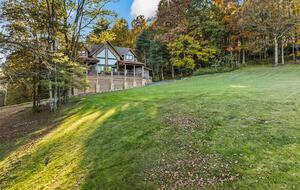 Rustic-Modern Mountain Haven near Waterfalls, Trails & Lake Glenville - Welcome to Fox and Fern Lodge - Glenville, North Carolina