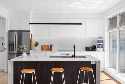 Coastal Calm | Pool, Spa & Sauna Escape near Rosebud Beach - Melbourne, Australia