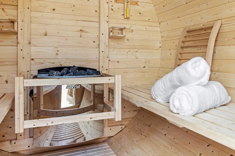 Coastal Calm | Pool, Spa & Sauna Escape near Rosebud Beach - Melbourne, Australia