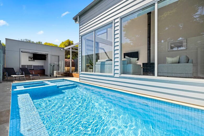 Coastal Calm | Pool, Spa & Sauna Escape near Rosebud Beach - Melbourne, Australia