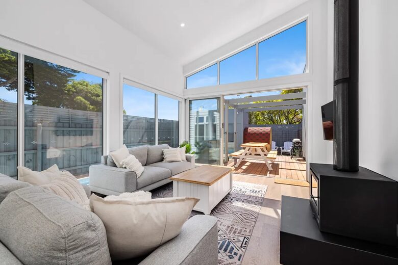 Coastal Calm | Pool, Spa & Sauna Escape near Rosebud Beach - Melbourne, Australia