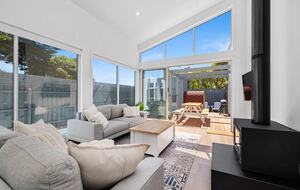 Coastal Calm | Pool, Spa & Sauna Escape near Rosebud Beach - Melbourne, Australia