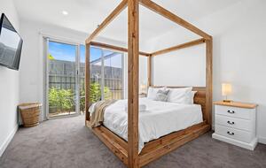 Coastal Calm | Pool, Spa & Sauna Escape near Rosebud Beach - Melbourne, Australia