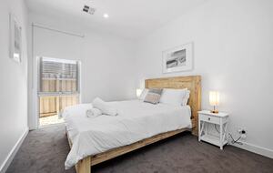 Coastal Calm | Pool, Spa & Sauna Escape near Rosebud Beach - Melbourne, Australia