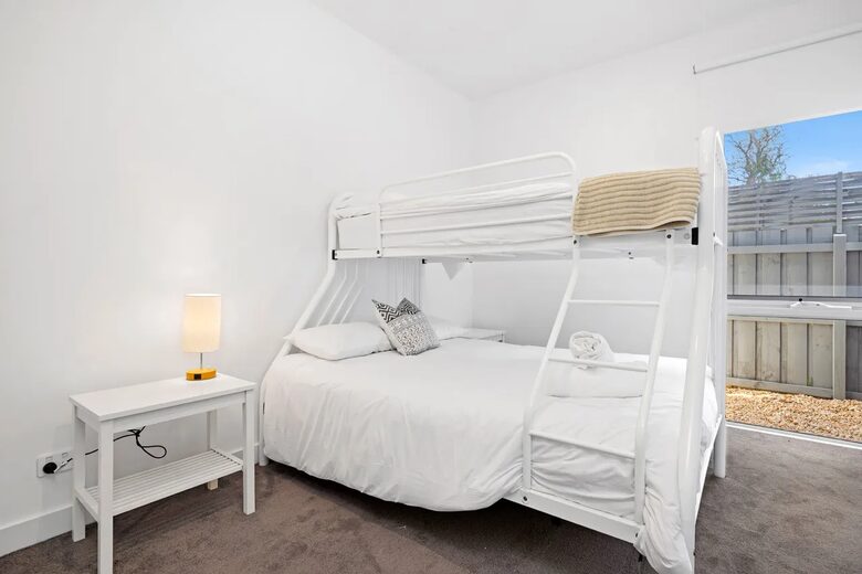 Coastal Calm | Pool, Spa & Sauna Escape near Rosebud Beach - Melbourne, Australia