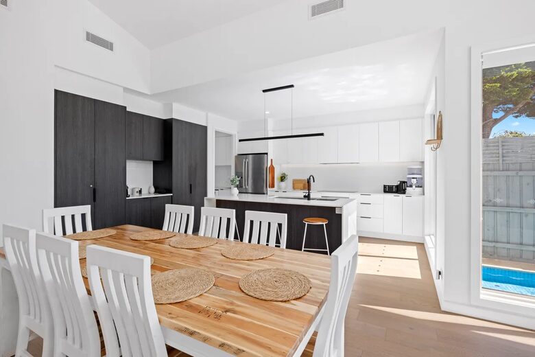 Coastal Calm | Pool, Spa & Sauna Escape near Rosebud Beach - Melbourne, Australia