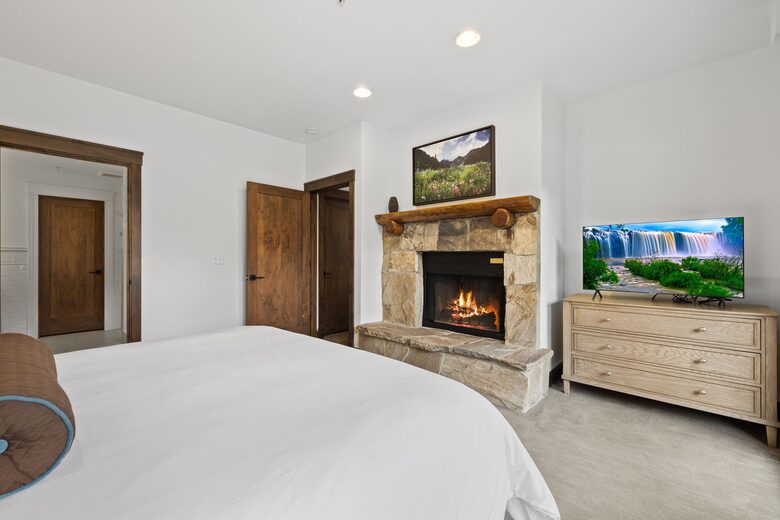3 Bedroom Residence at The Deer Valley Club - Park City, Utah