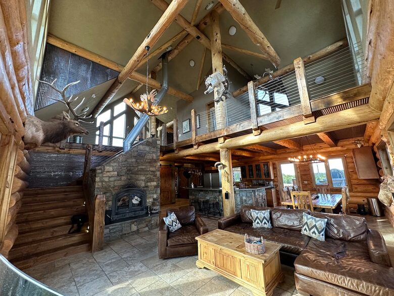 Rustic Elegance on Casper Mountain | Family Log Home Getaway - Casper, Wyoming