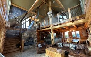 Rustic Elegance on Casper Mountain | Family Log Home Getaway - Casper, Wyoming