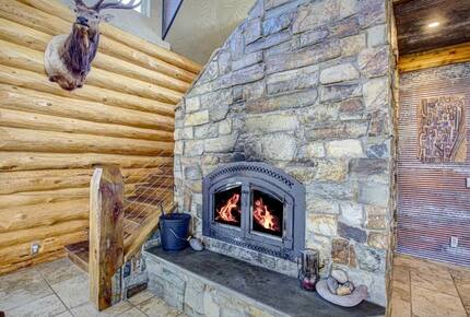 Rustic Elegance on Casper Mountain | Family Log Home Getaway - Casper, Wyoming