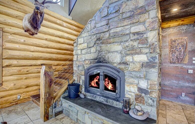 Rustic Elegance on Casper Mountain | Family Log Home Getaway - Casper, Wyoming