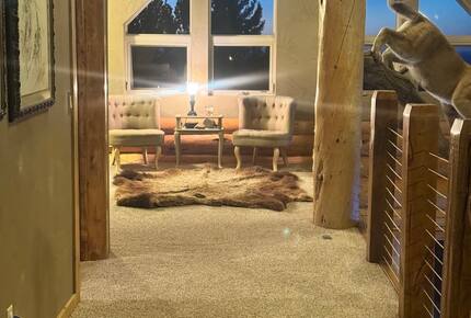 Rustic Elegance on Casper Mountain | Family Log Home Getaway - Casper, Wyoming