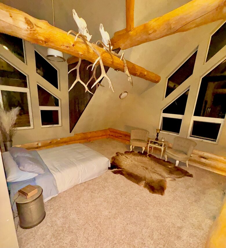 Rustic Elegance on Casper Mountain | Family Log Home Getaway - Casper, Wyoming