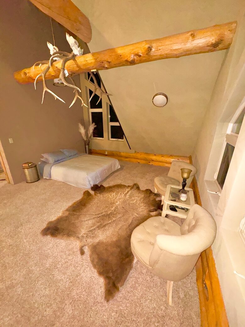 Rustic Elegance on Casper Mountain | Family Log Home Getaway - Casper, Wyoming