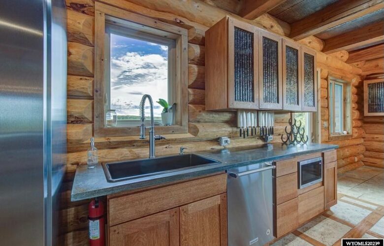 Rustic Elegance on Casper Mountain | Family Log Home Getaway - Casper, Wyoming