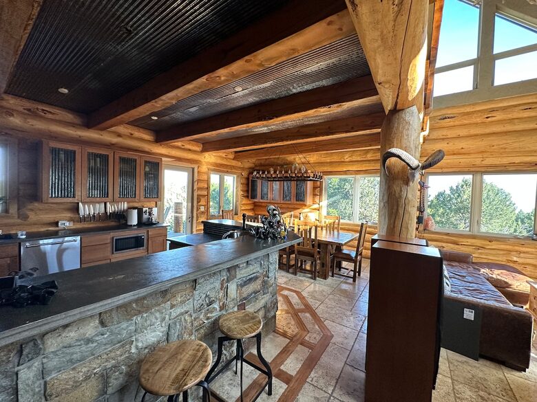 Rustic Elegance on Casper Mountain | Family Log Home Getaway - Casper, Wyoming