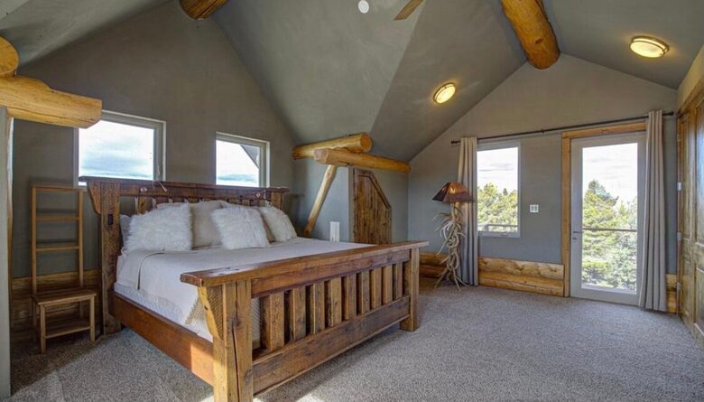 Rustic Elegance on Casper Mountain | Family Log Home Getaway - Casper, Wyoming