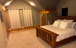 Rustic Elegance on Casper Mountain | Family Log Home Getaway - Casper, Wyoming