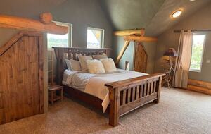 Rustic Elegance on Casper Mountain | Family Log Home Getaway - Casper, Wyoming