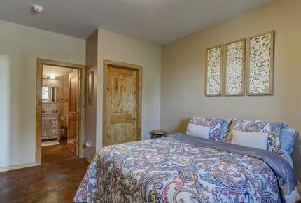 Rustic Elegance on Casper Mountain | Family Log Home Getaway - Casper, Wyoming