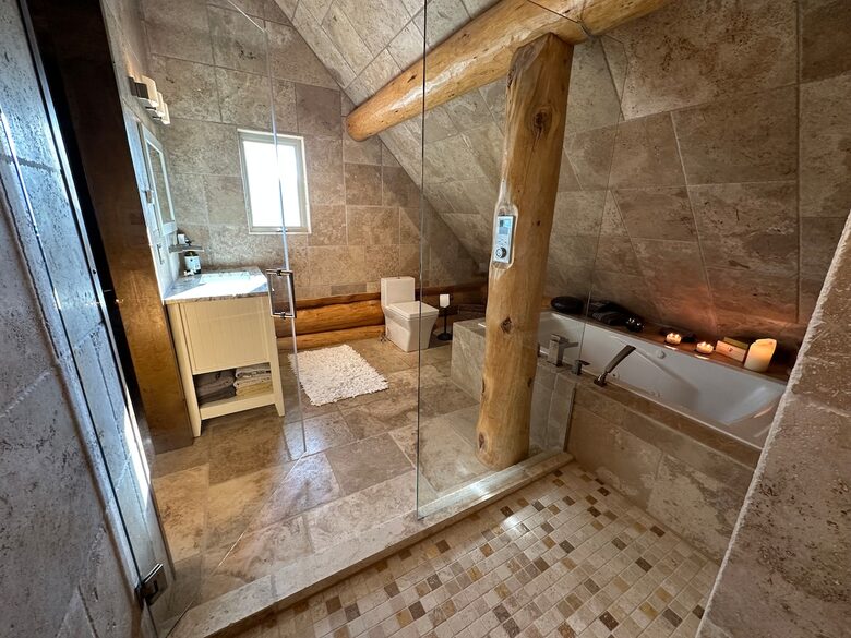 Rustic Elegance on Casper Mountain | Family Log Home Getaway - Casper, Wyoming