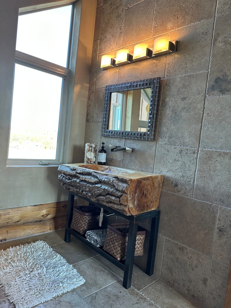 Rustic Elegance on Casper Mountain | Family Log Home Getaway - Casper, Wyoming