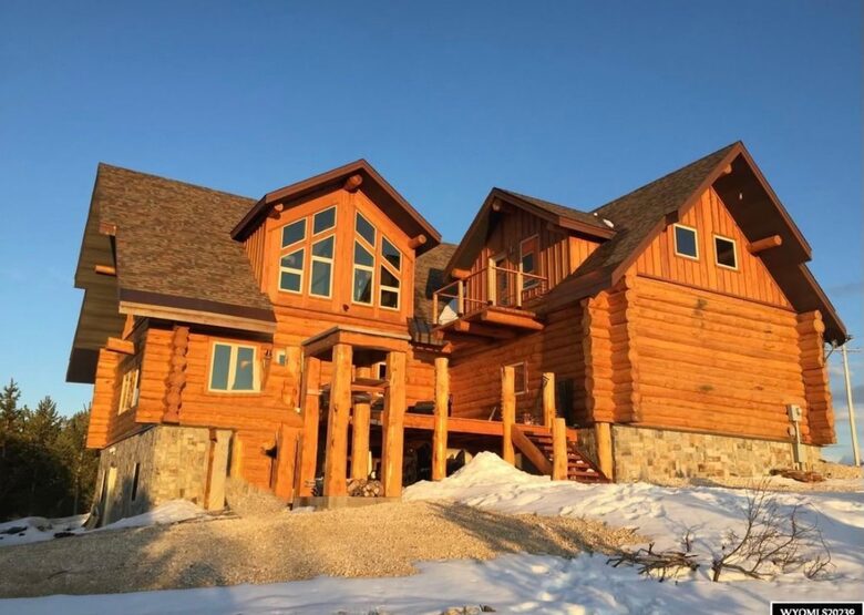 Rustic Elegance on Casper Mountain | Family Log Home Getaway - Casper, Wyoming