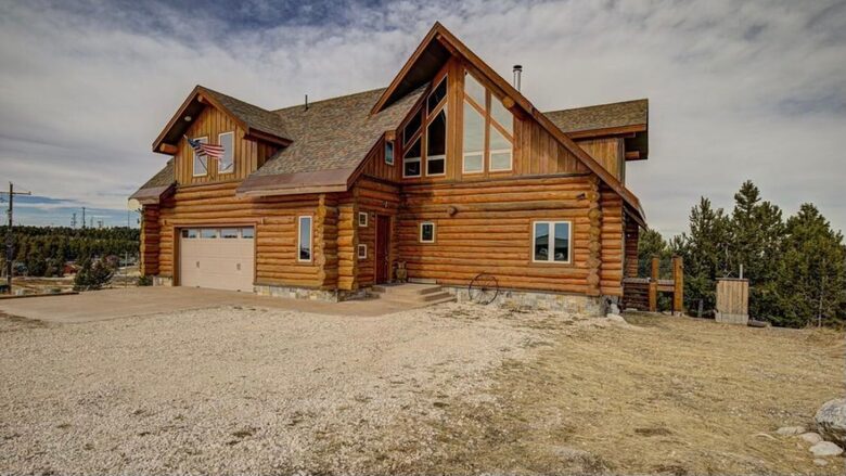 Rustic Elegance on Casper Mountain | Family Log Home Getaway - Casper, Wyoming