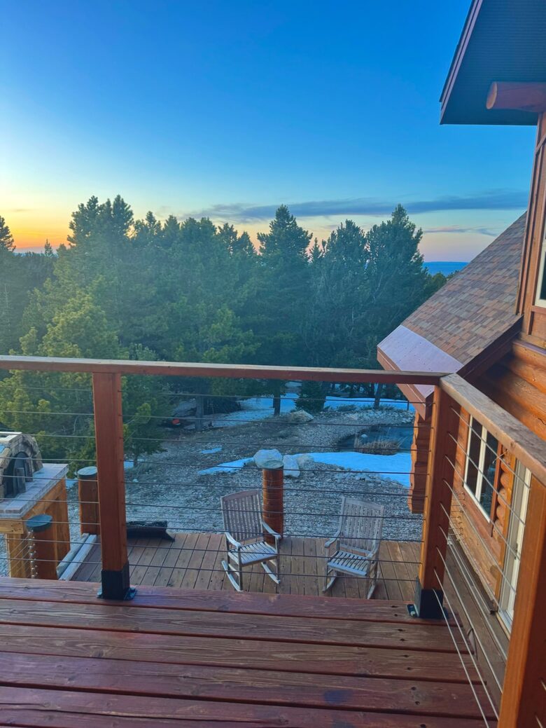 Rustic Elegance on Casper Mountain | Family Log Home Getaway - Casper, Wyoming