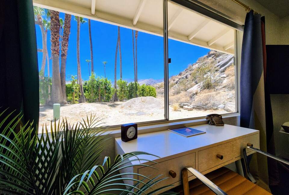 Mid-Century Retreat Near Palm Springs - Palm Springs, California