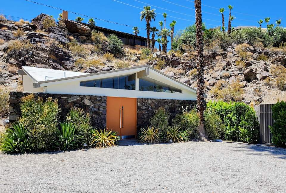 Mid-Century Retreat Near Palm Springs - Palm Springs, California